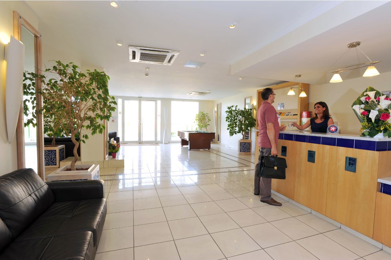 Inter-Hotel Sea Side Park Villeneuve-Loubet Exterior photo